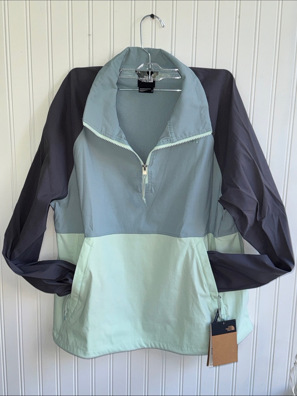 The North Face flash dry 1/2 zip pullover NWT!